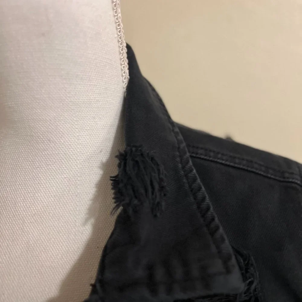 Unisex Black Refuge Distressed Jean Jacket Size Large - Picture 6 of 13